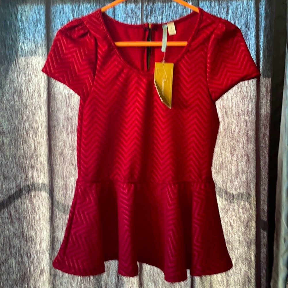 NWT Franchesca’s Red Top